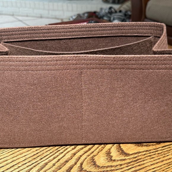 Authentic Louis Vuitton Beautiful 2009 Monogram Stressa MM with all new piping. - Picture 16 of 17